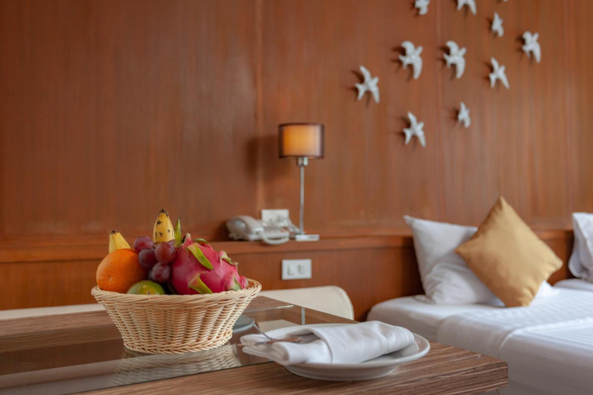 普吉岛-瓶庐海景度假酒店 Phuket Pl Seaview Resort Patong Kültér fotó